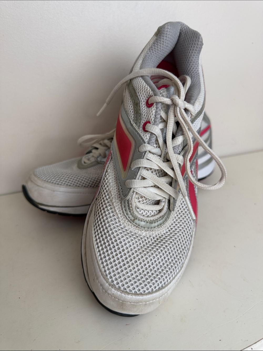 (2314) Reebok Easy Tone White and Pink Women's Athletic Shoes, Size: 8.5